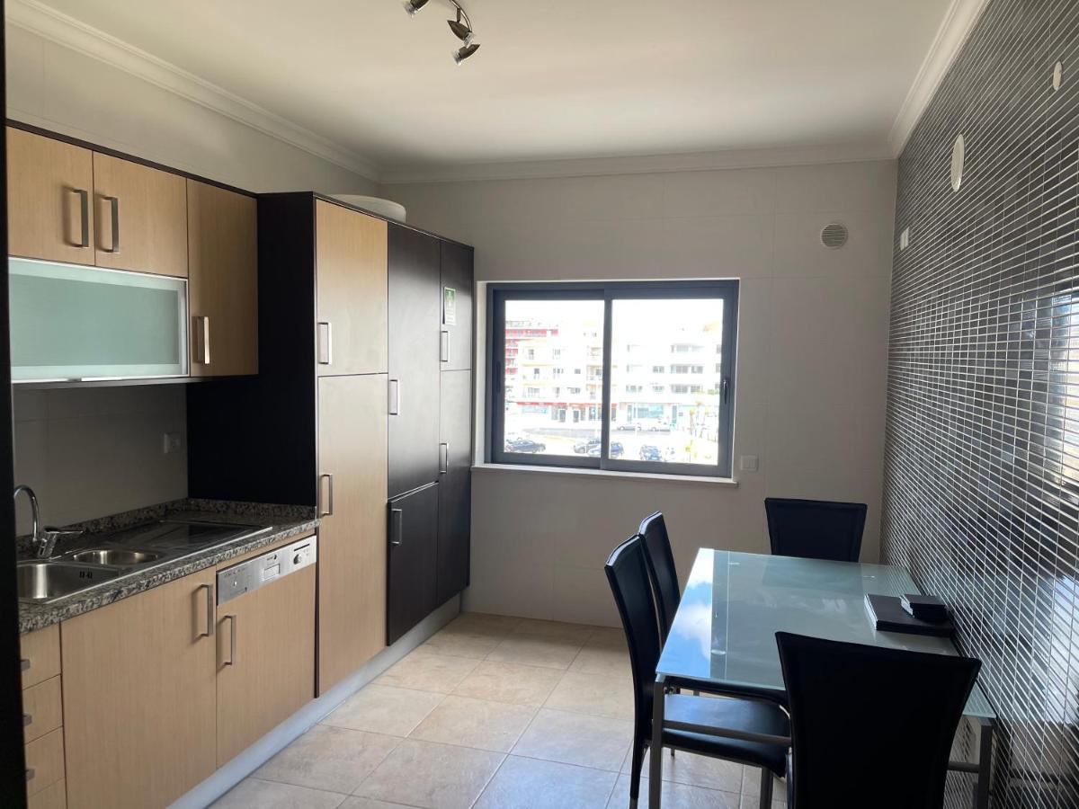 Lucas House 3 - Garden Apartment لاغوس المظهر الخارجي الصورة