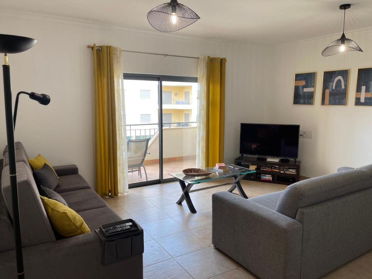 Lucas House 3 - Garden Apartment لاغوس المظهر الخارجي الصورة